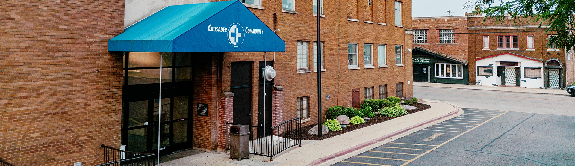 Exterior building image of Crusader Community Health Broadway location