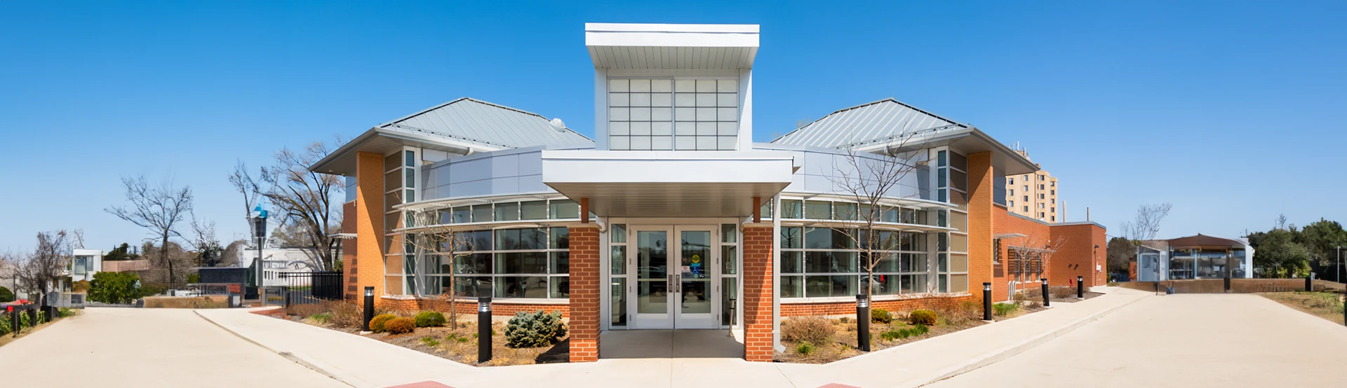 Exterior building image of Crusader Community Health Loves Park location